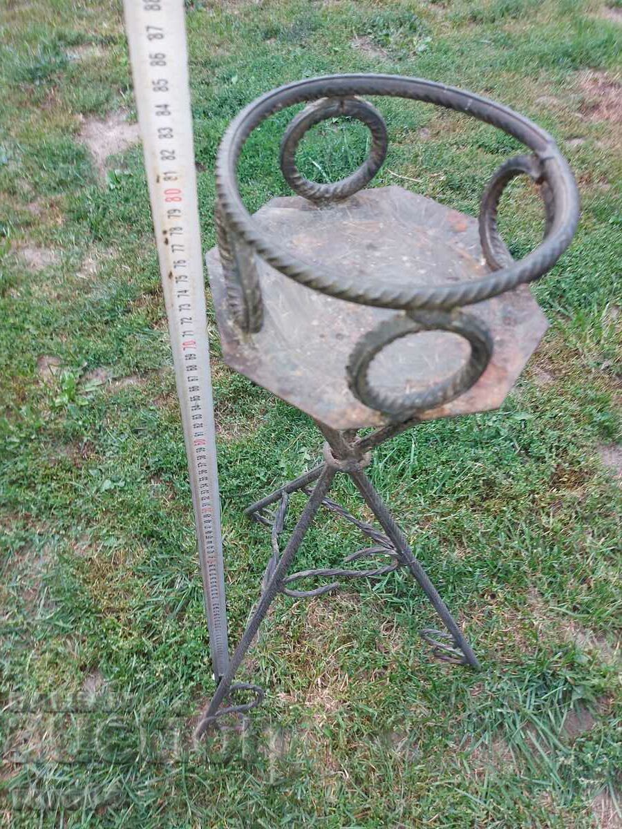 Licitație CUTIE DE FLORI - SOLID - FACUT MANUAL