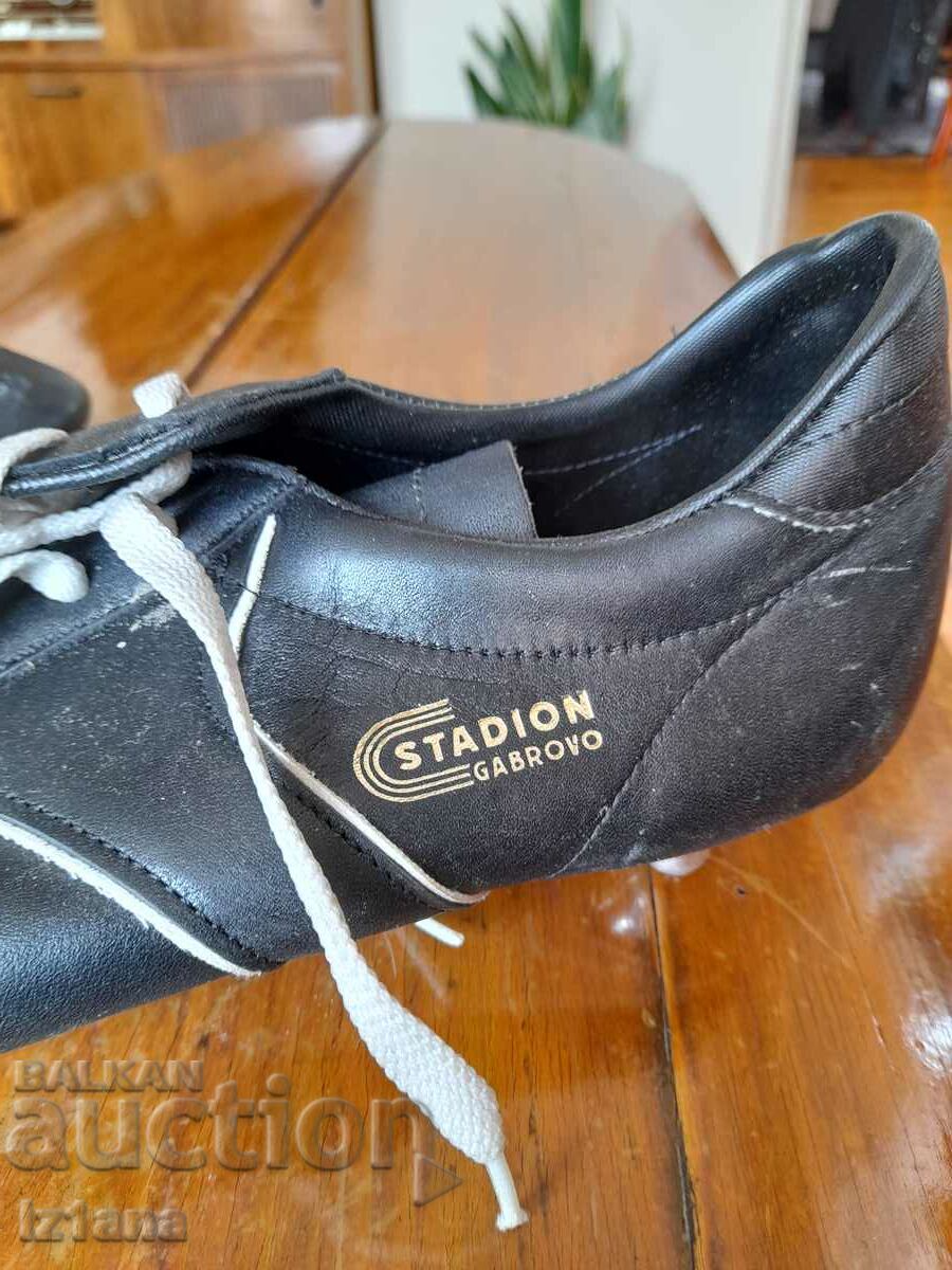 Licitație Ghete vechi de fotbal, ghete de la Gabrovo Stadium Licitație Ghete vechi de fotbal, ghete de la Gabrovo Stadium