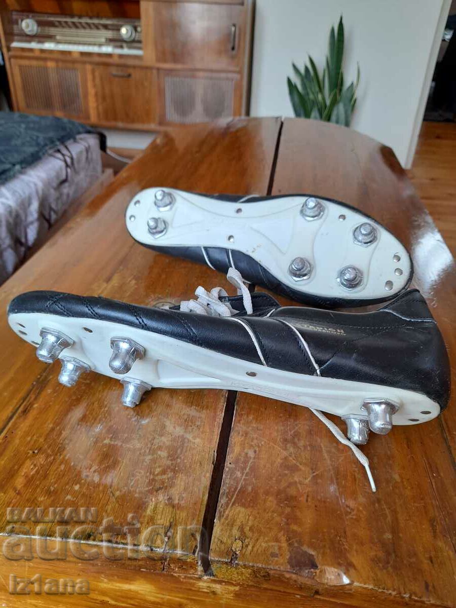 Ghete vechi de fotbal, ghete de la Gabrovo Stadium - 5 Ghete vechi de fotbal, ghete de la Gabrovo Stadium - 5