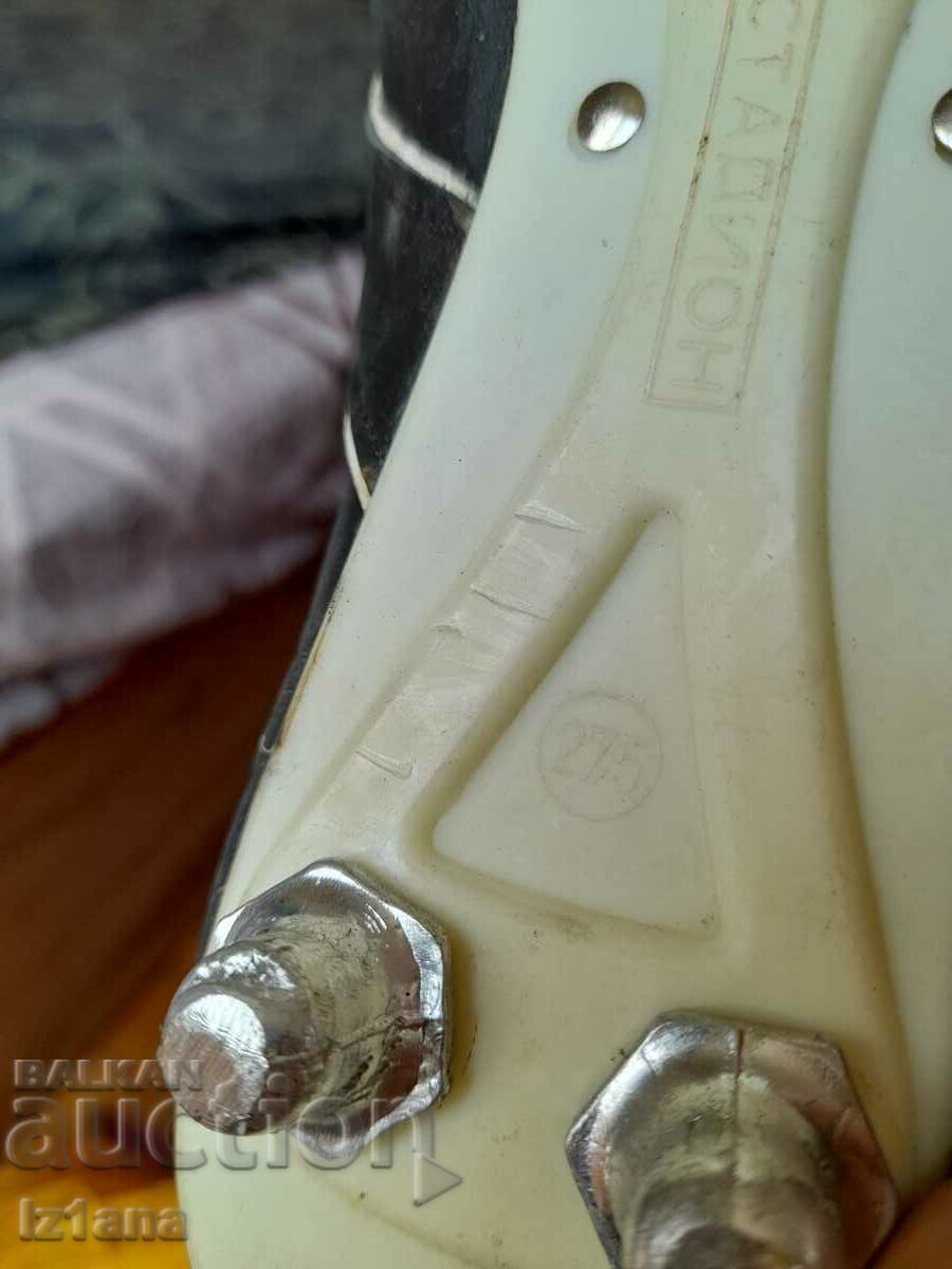 Ghete vechi de fotbal, ghete de la Gabrovo Stadium - 6 Ghete vechi de fotbal, ghete de la Gabrovo Stadium - 6