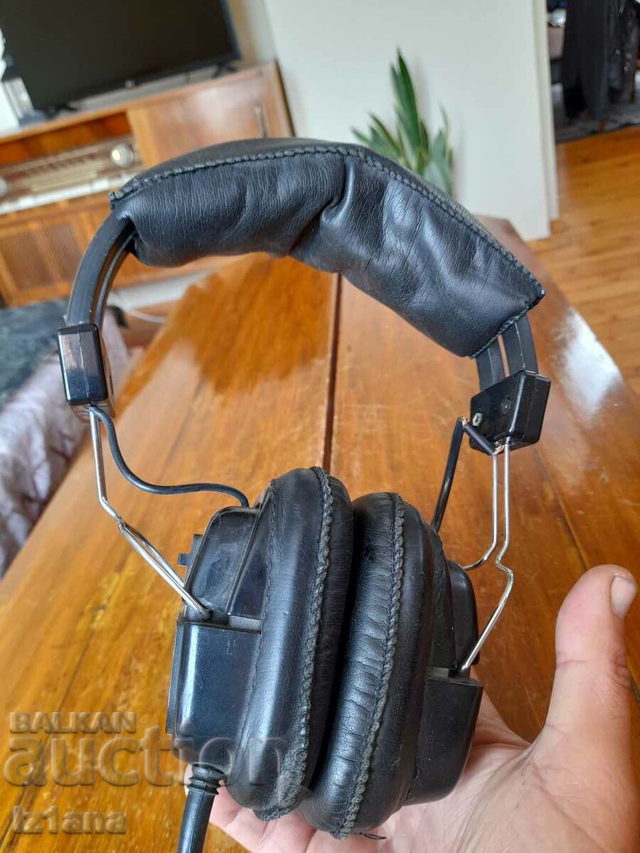 Old Scala headphones with price 35.00 BGN | € 17.90 Old Scala headphones with price 35.00 BGN | € 17.90