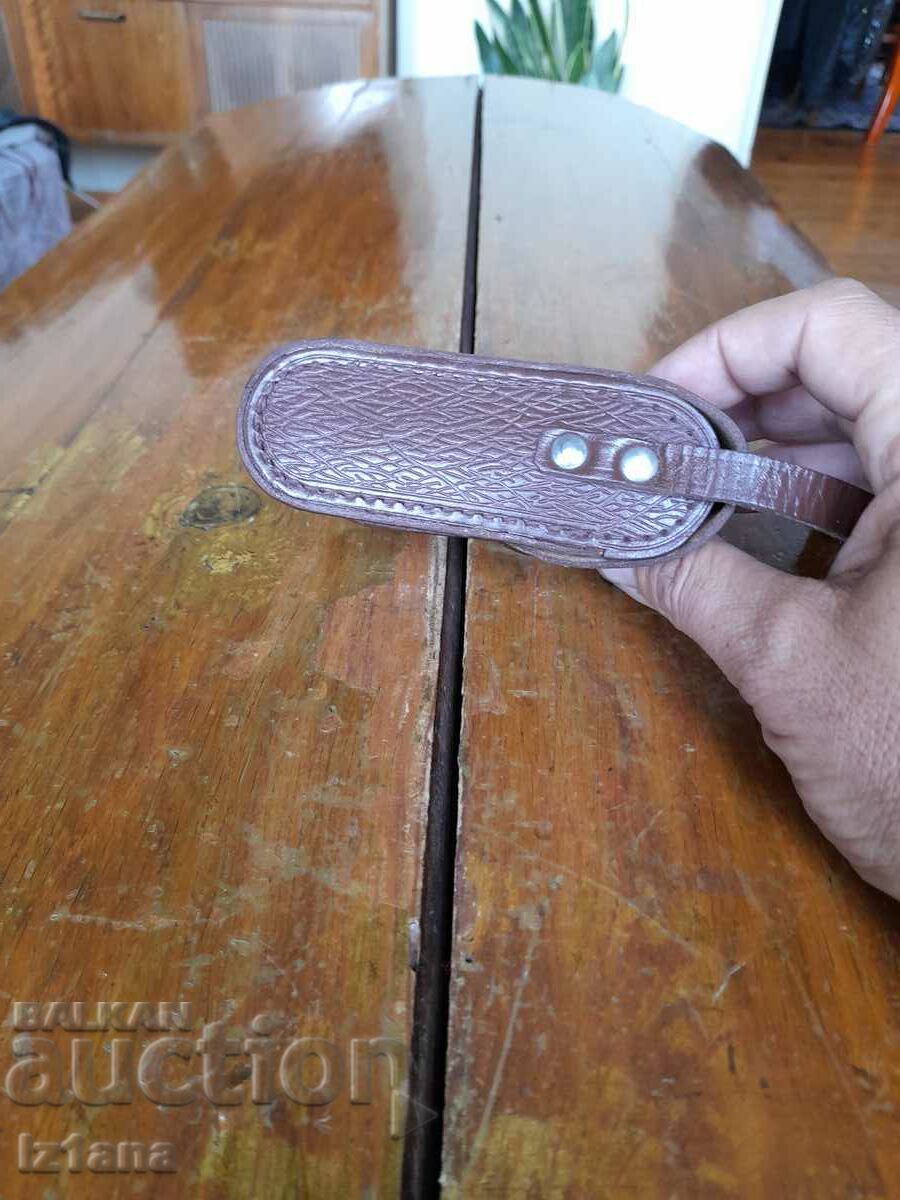 An old box of binoculars with price 15.00 BGN | € 7.67 An old box of binoculars with price 15.00 BGN | € 7.67