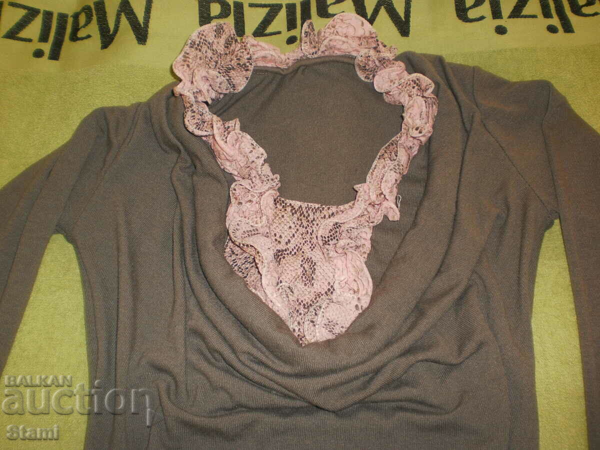 Licitație Bluză de damă din tricou și dantelă, mărimea M