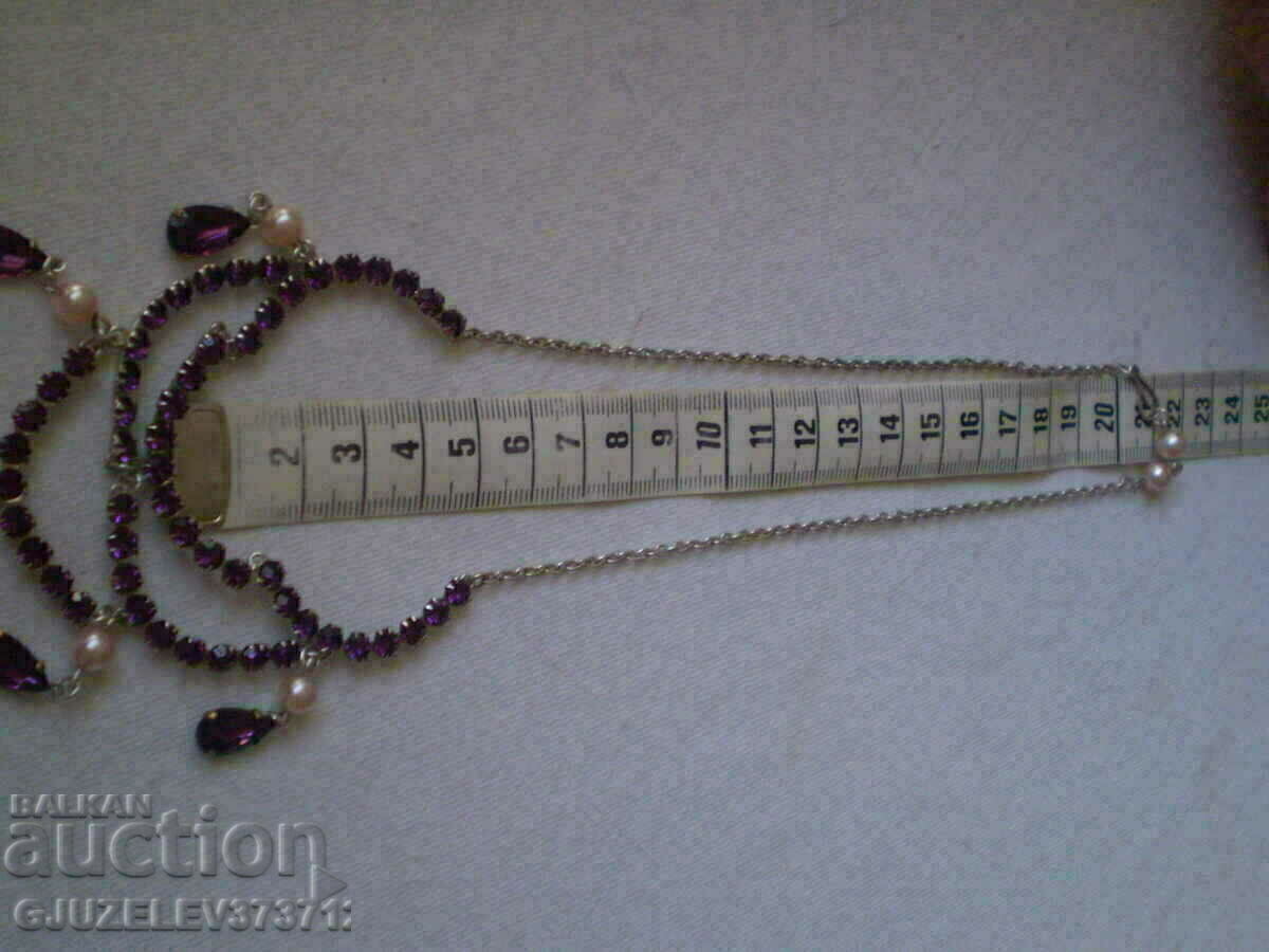 Delivery of Old women's necklace art deco necklace