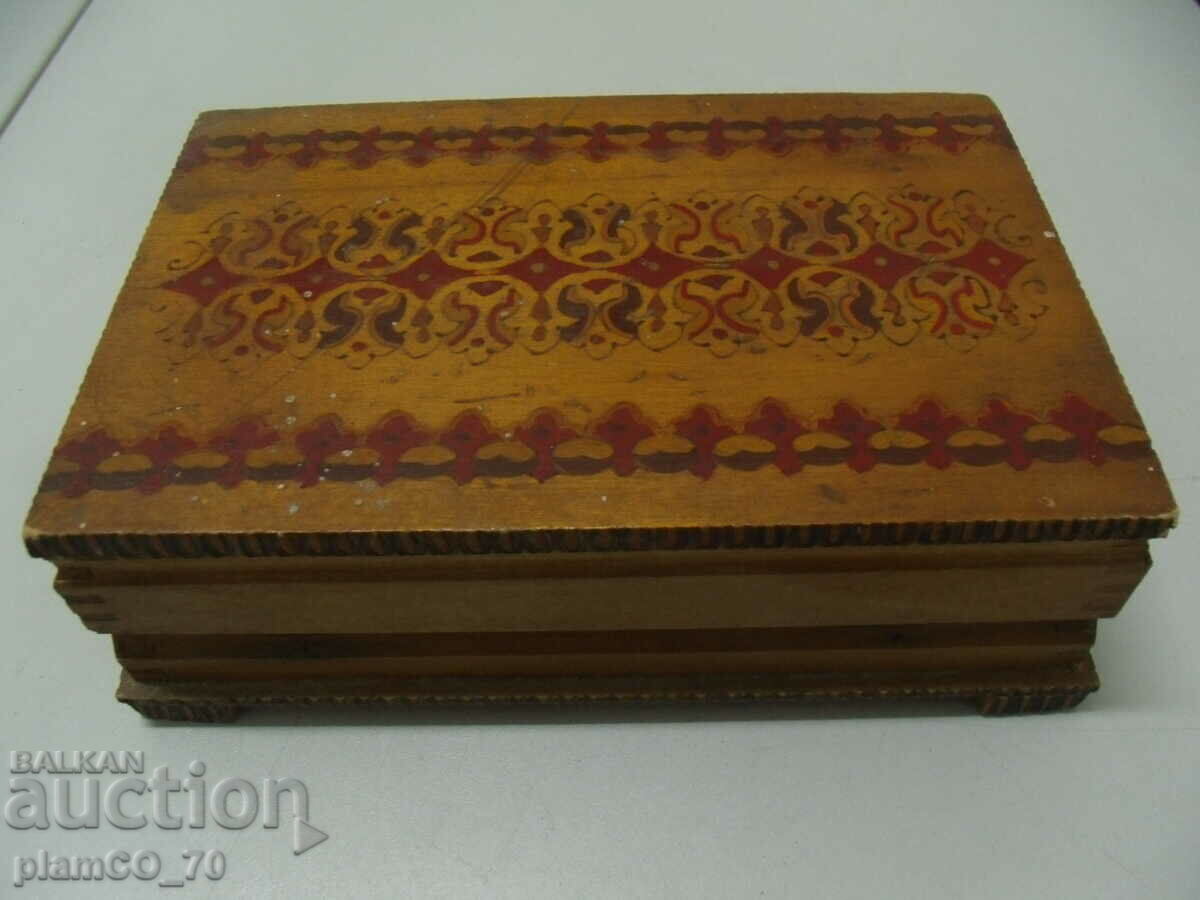 No.*6496 old wooden box - snuff box