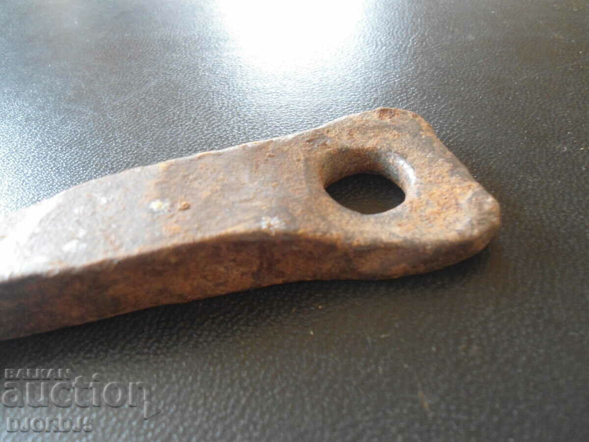 Παλιά σφυρήλατο σίδερο με τιμή 3.00 BGN | € 1.53 Παλιά σφυρήλατο σίδερο με τιμή 3.00 BGN | € 1.53