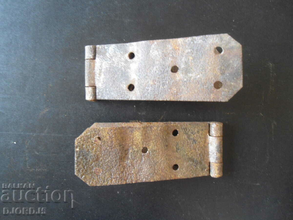 Delivery of Old forged hinges Delivery of Old forged hinges
