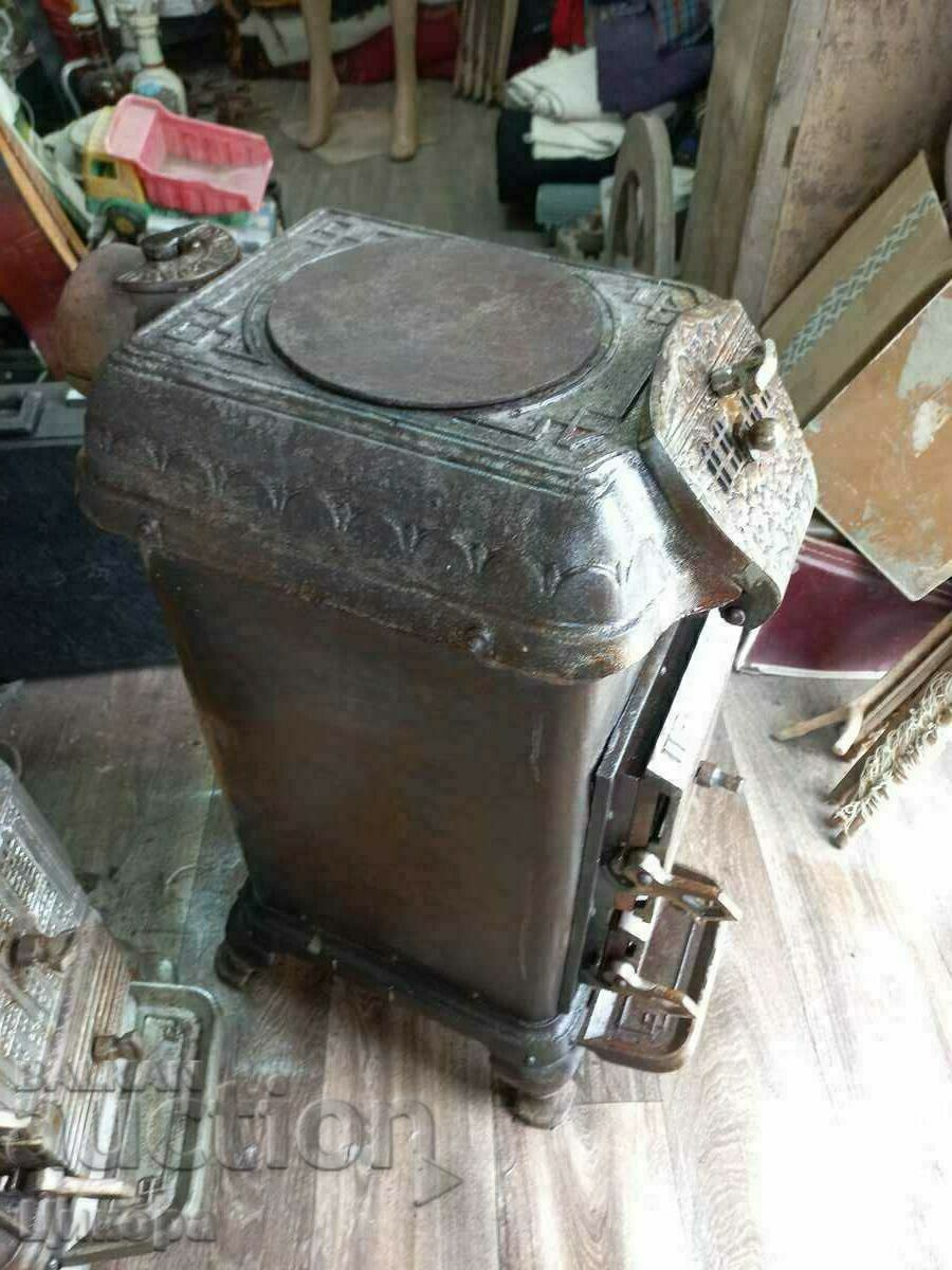 OLD CAST IRON STOVE PERNIK KINGDOM OF BULGARIA - 5