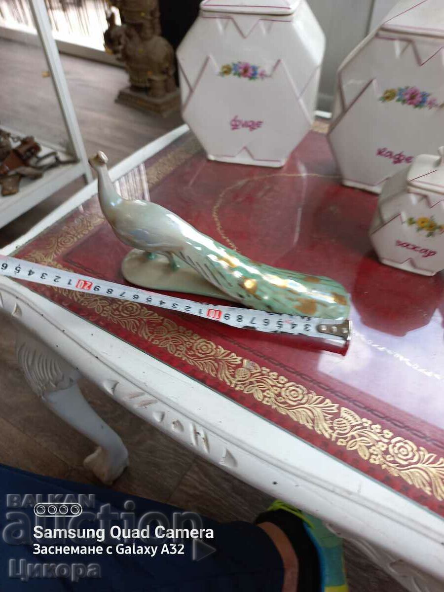 PORCELAIN Peacock STATUTE FIGURE PORCELAIN with price 50.00 BGN | € 25.56 PORCELAIN Peacock STATUTE FIGURE PORCELAIN with price 50.00 BGN | € 25.56