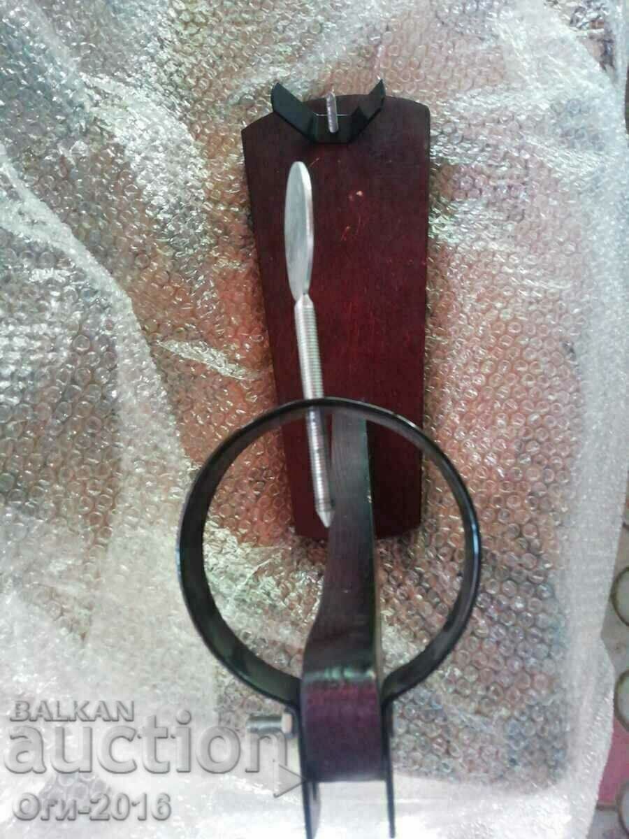 Auction Collector's stand, FOR HAMON Auction Collector's stand, FOR HAMON