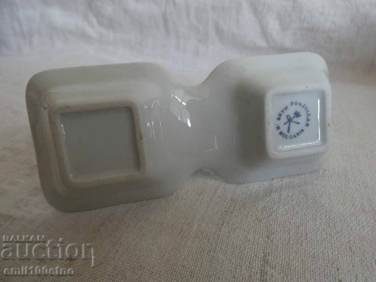 Salt shaker old Bulgarian porcelain Kitka Novi Pazar - 5 Salt shaker old Bulgarian porcelain Kitka Novi Pazar - 5