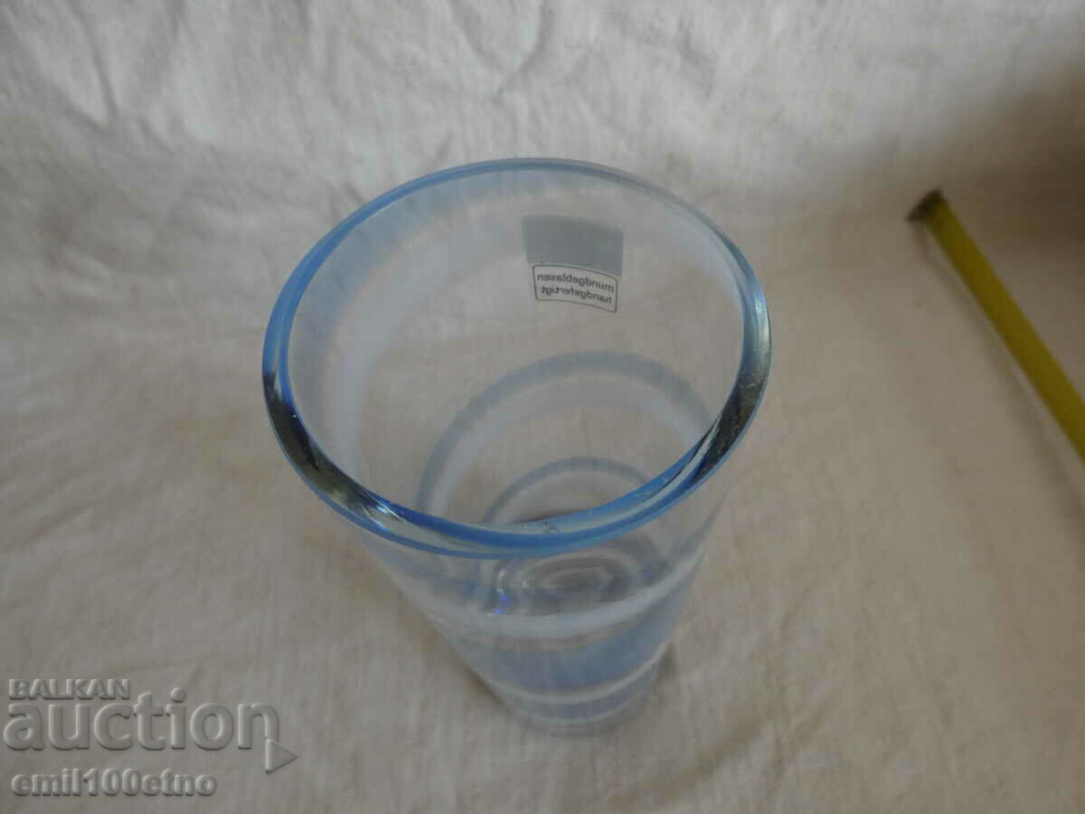 Delivery of Vase LUCKA Glas - handmade Delivery of Vase LUCKA Glas - handmade