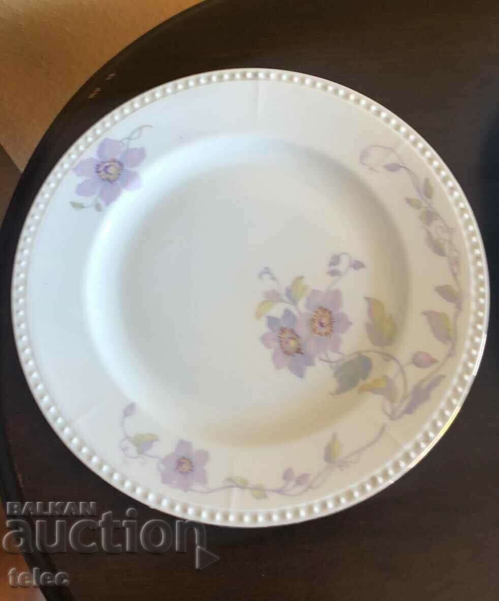 Delivery of Fine porcelain set from Czechoslovakia - reduced price Delivery of Fine porcelain set from Czechoslovakia - reduced price
