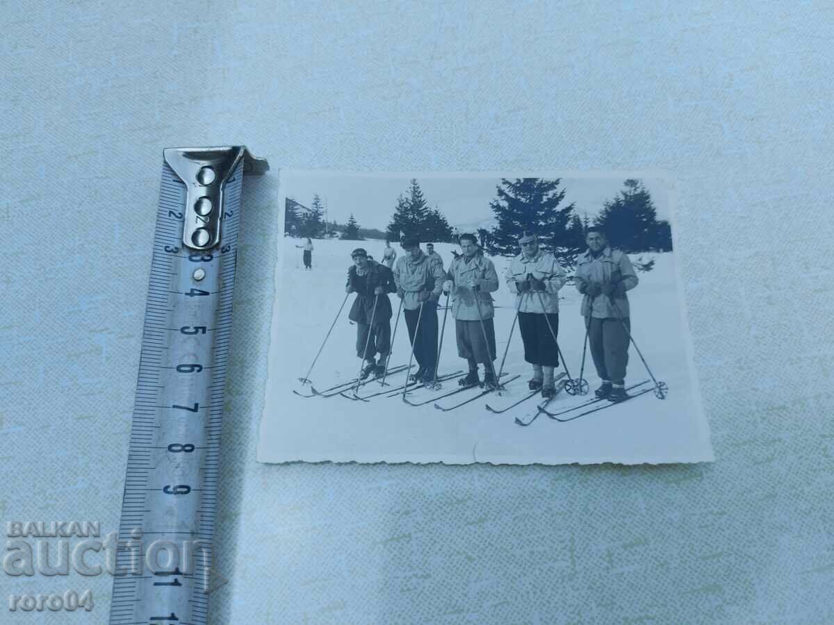 Auction SKIING - RETRO PHOTO Auction SKIING - RETRO PHOTO