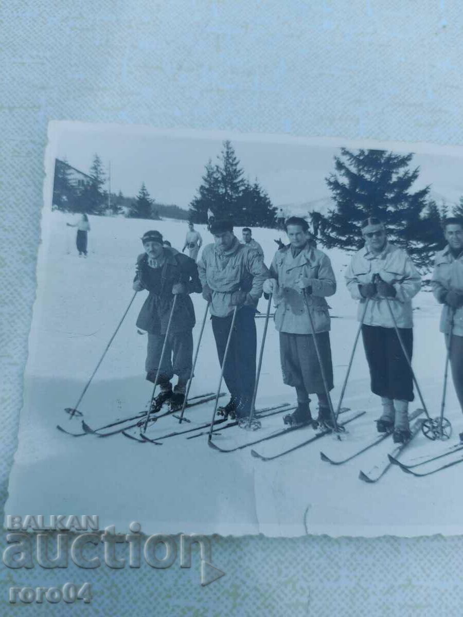 SKIING - RETRO PHOTO - 5 SKIING - RETRO PHOTO - 5