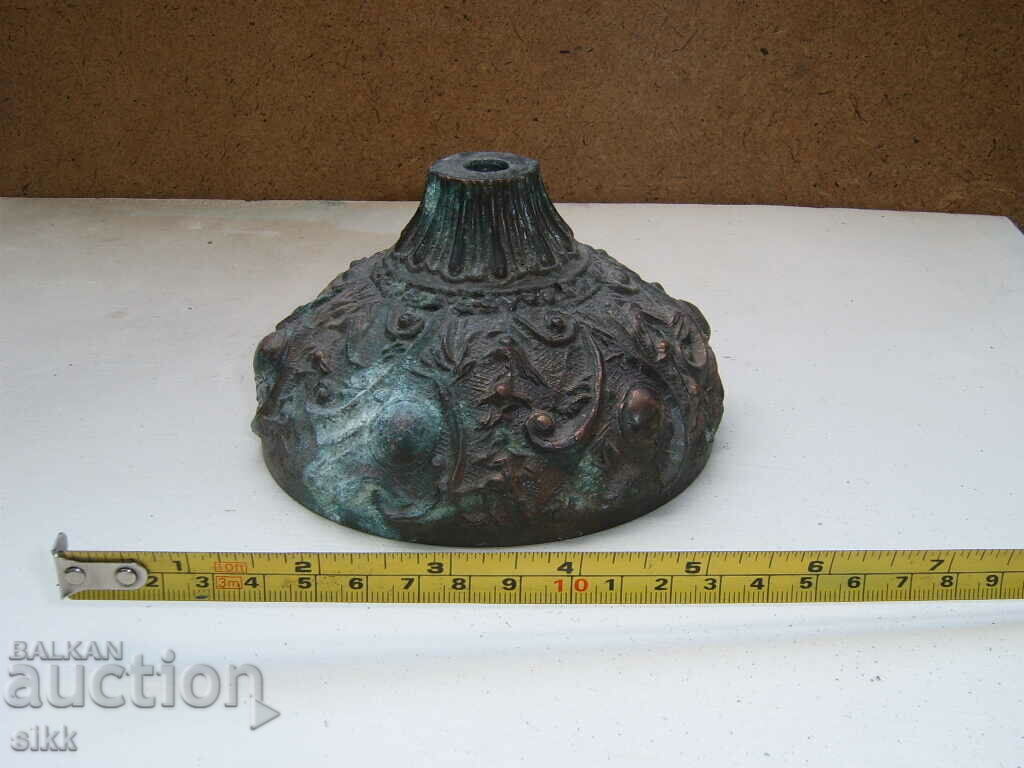 Auction  antique lamp stand