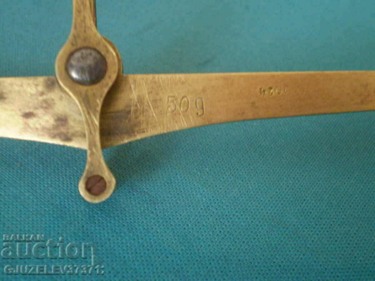 Δημοπρασία Παλιά Ζυγαριά φαρμακείου με γνήσιες υποδοχές