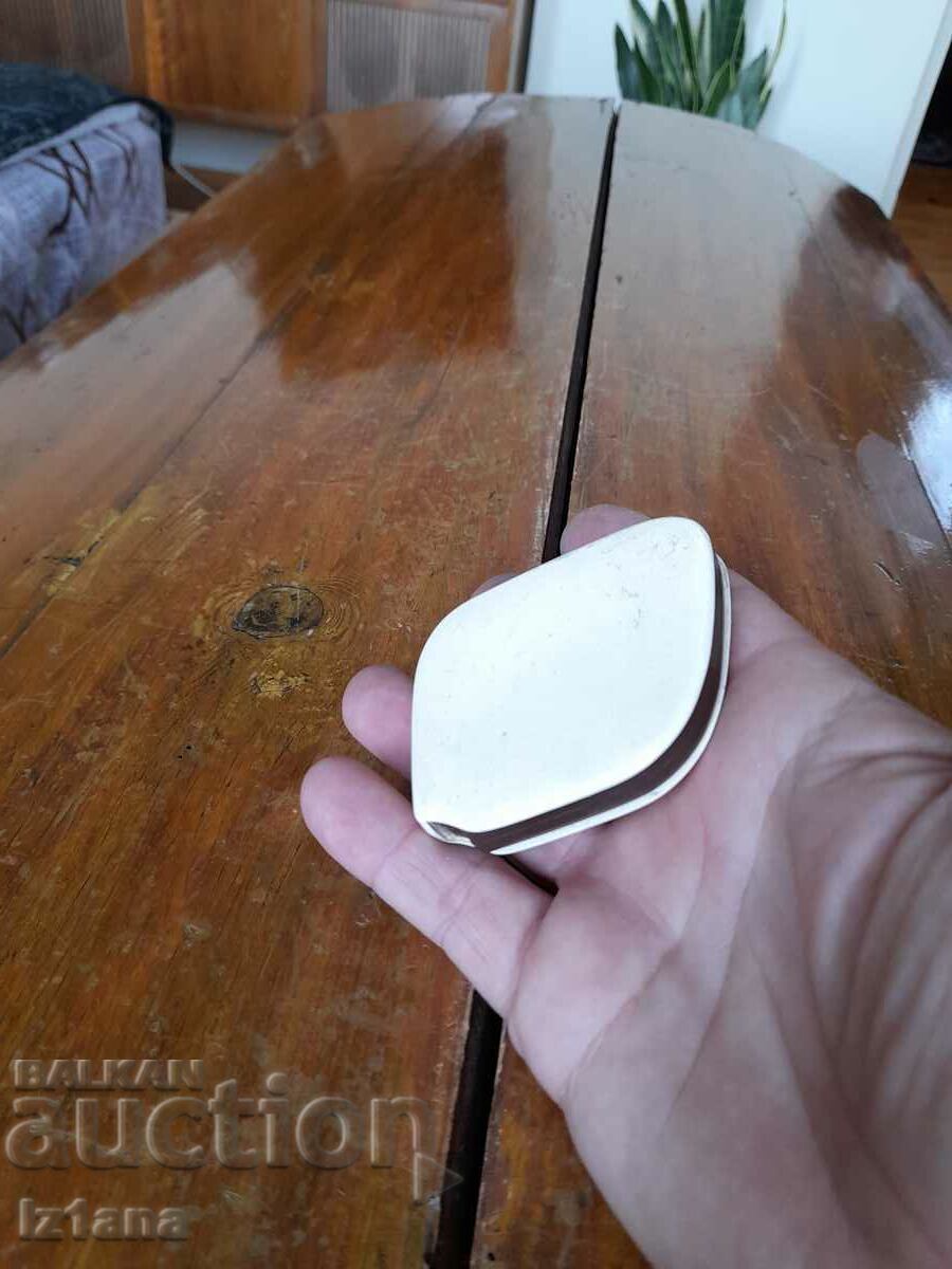 Old magnifying glass with price 20.00 BGN | € 10.23