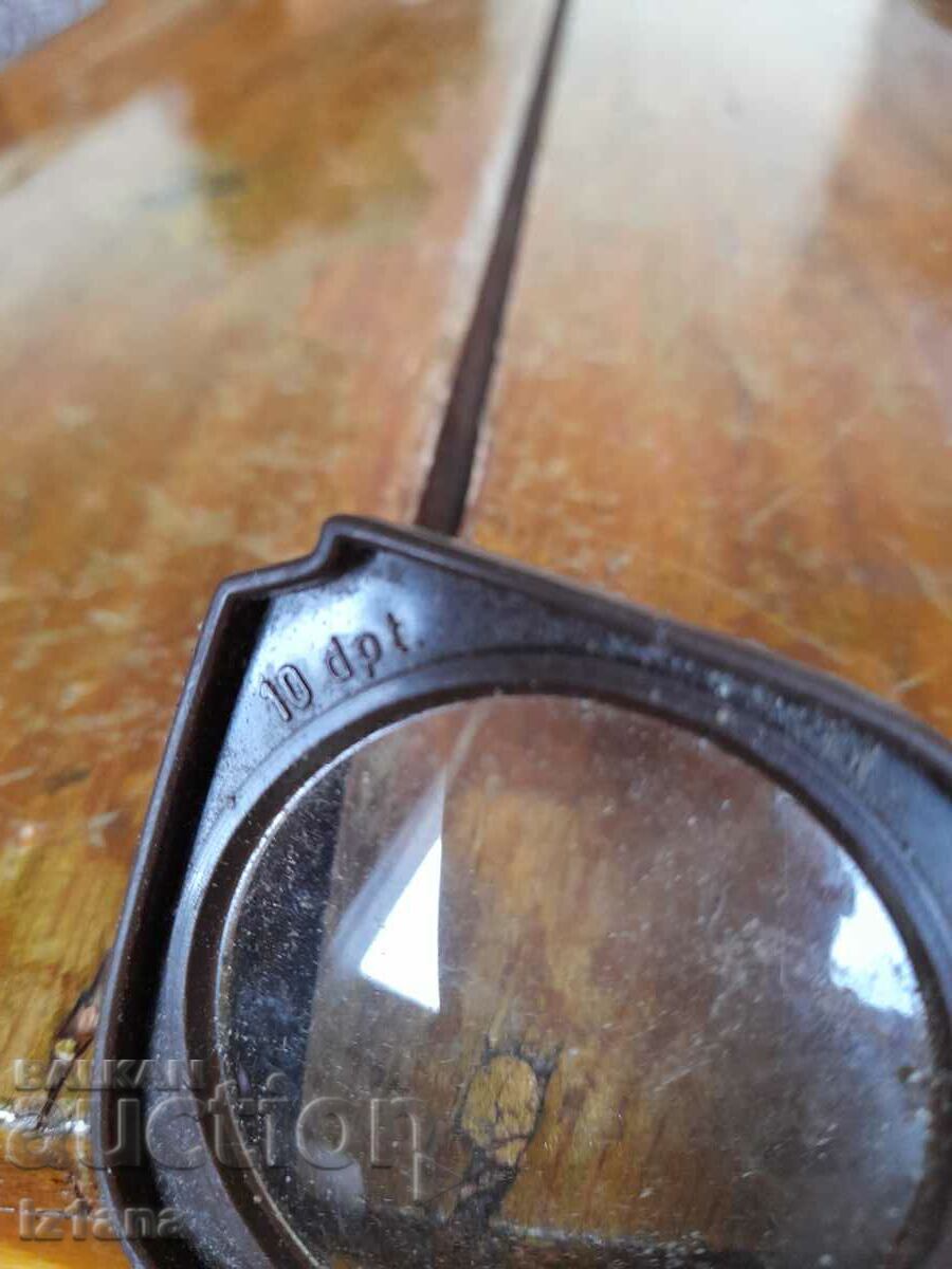 Old magnifying glass - 5