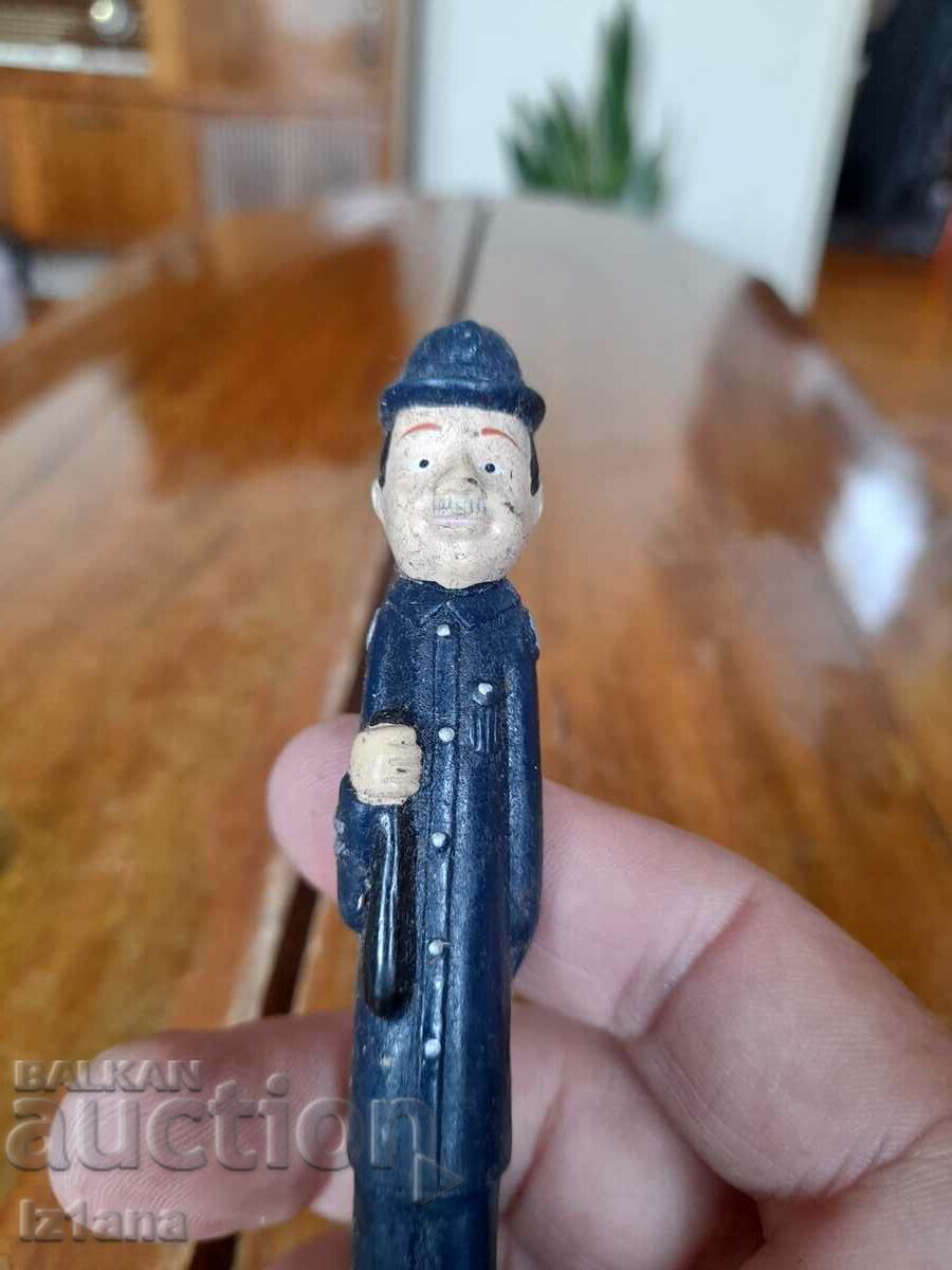 Auction  An old pen, a pen, a pen