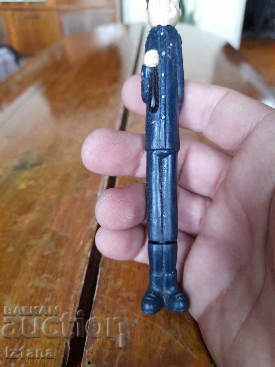 Delivery of An old pen, a pen, a pen