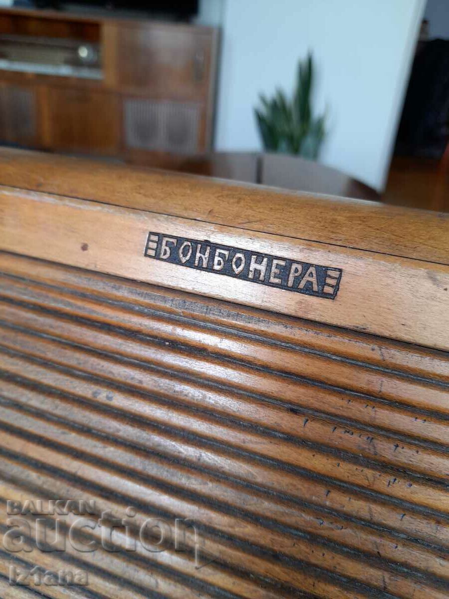 Delivery of Old Bonbonniere Delivery of Old Bonbonniere