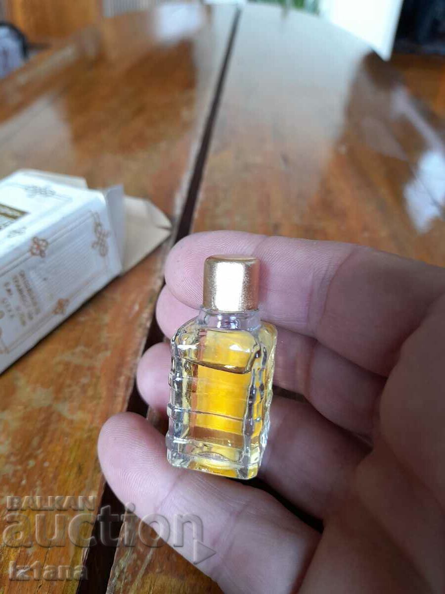 Delivery of Old perfume Dream Delivery of Old perfume Dream