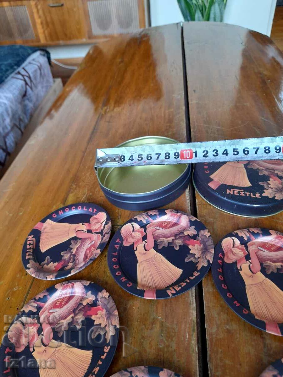 Auction An old Nestle box Auction An old Nestle box