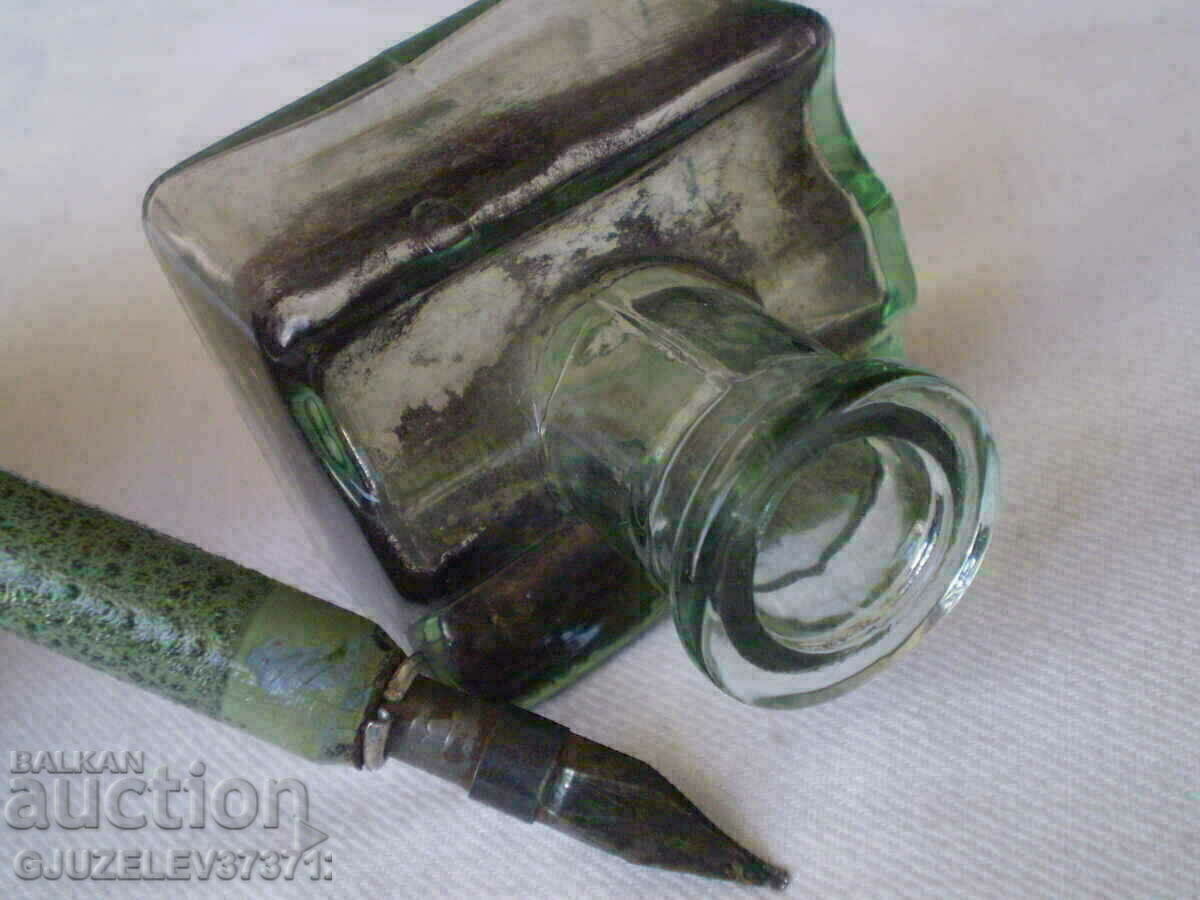 Παλαιό παλιό μικρό γυάλινο μελανοδοχείο από λαβή 1900 με τιμή € 39.11 | 76.49 BGN