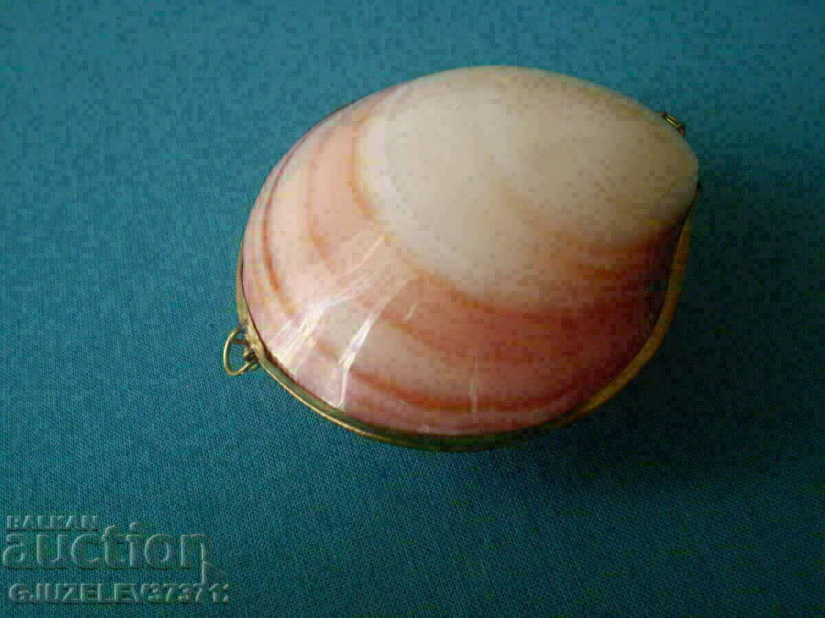 clamshell jewelry box with price 49.00 BGN | € 25.05 clamshell jewelry box with price 49.00 BGN | € 25.05