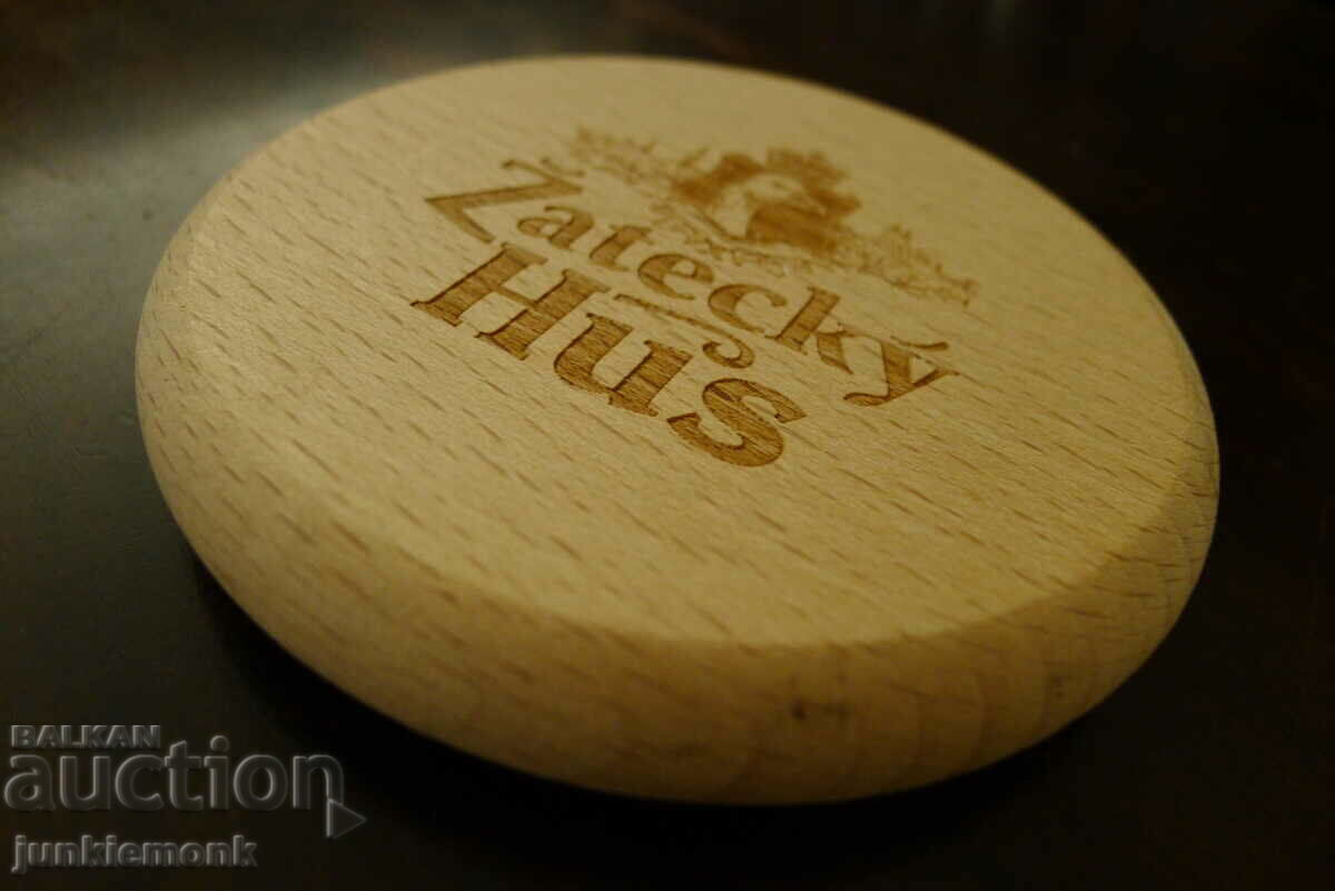 Auction  WOODEN PLATE FOR BEER ZATECKY HUS !!!