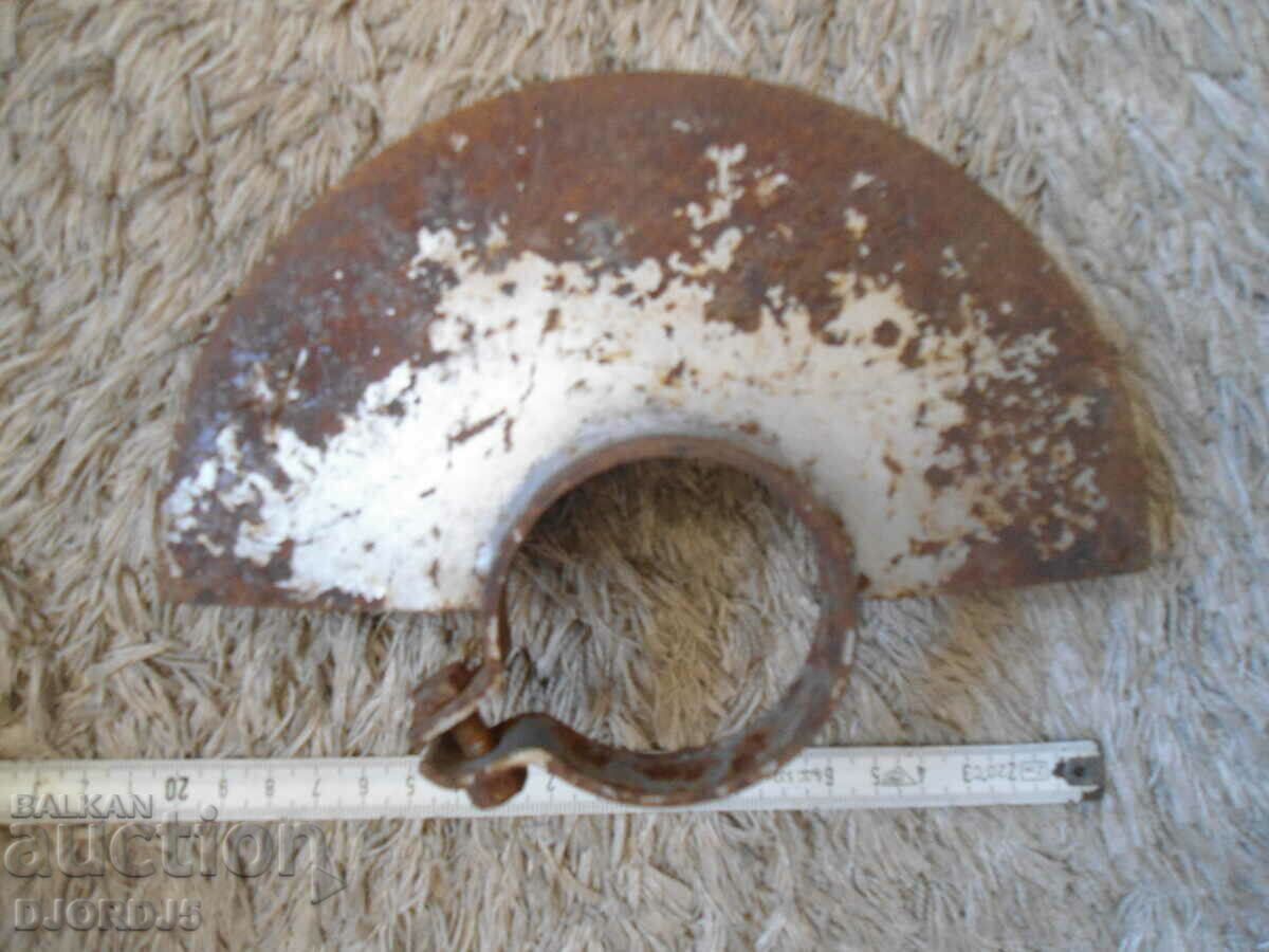 Доставка на Стар метален предпазител Доставка на Стар метален предпазител