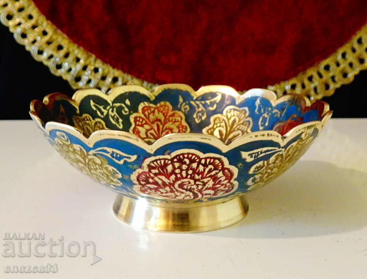 Auction Bronze nut bowl, peacock, cellular enamel. Auction Bronze nut bowl, peacock, cellular enamel.