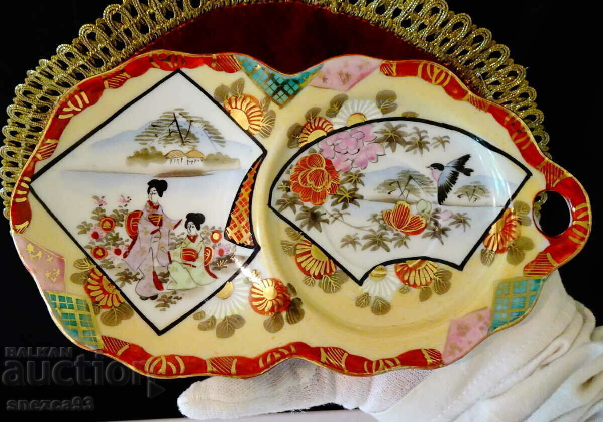 Livrarea Farfurie porțelan japonez, aur, pițigoi, gheișă.