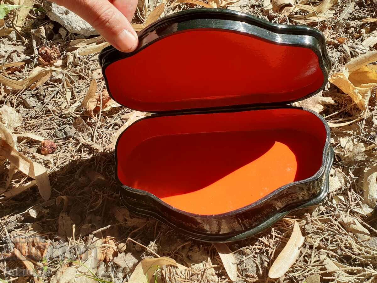 Auction Unique Russian large lacquer box Fedoskino hero llama dragon Auction Unique Russian large lacquer box Fedoskino hero llama dragon