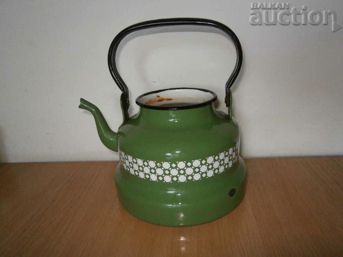 старинен винтидж ретро емайлиран чайник с цена 21.00 лв. | € 10.74 старинен винтидж ретро емайлиран чайник с цена 21.00 лв. | € 10.74