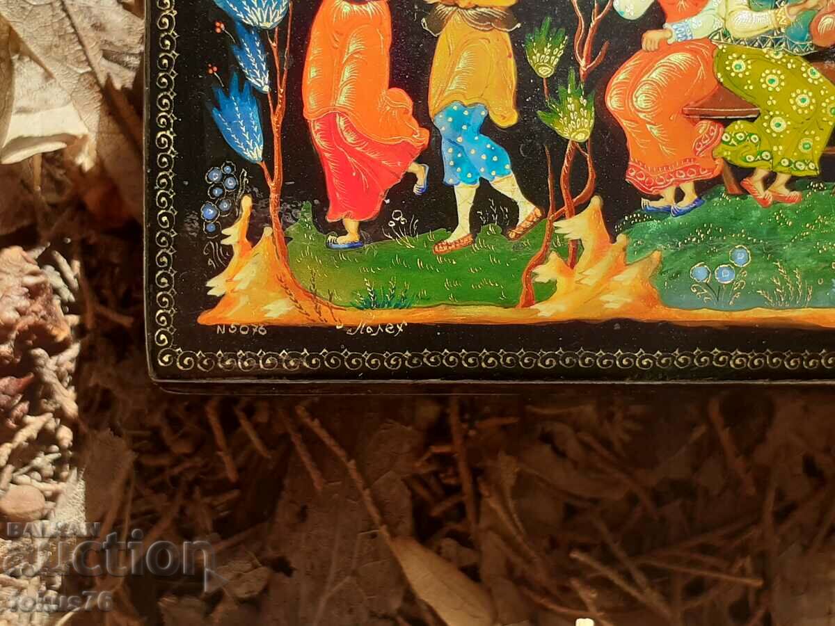 Auction Unique Russian lacquer box hand painted fairy tale scene Auction Unique Russian lacquer box hand painted fairy tale scene