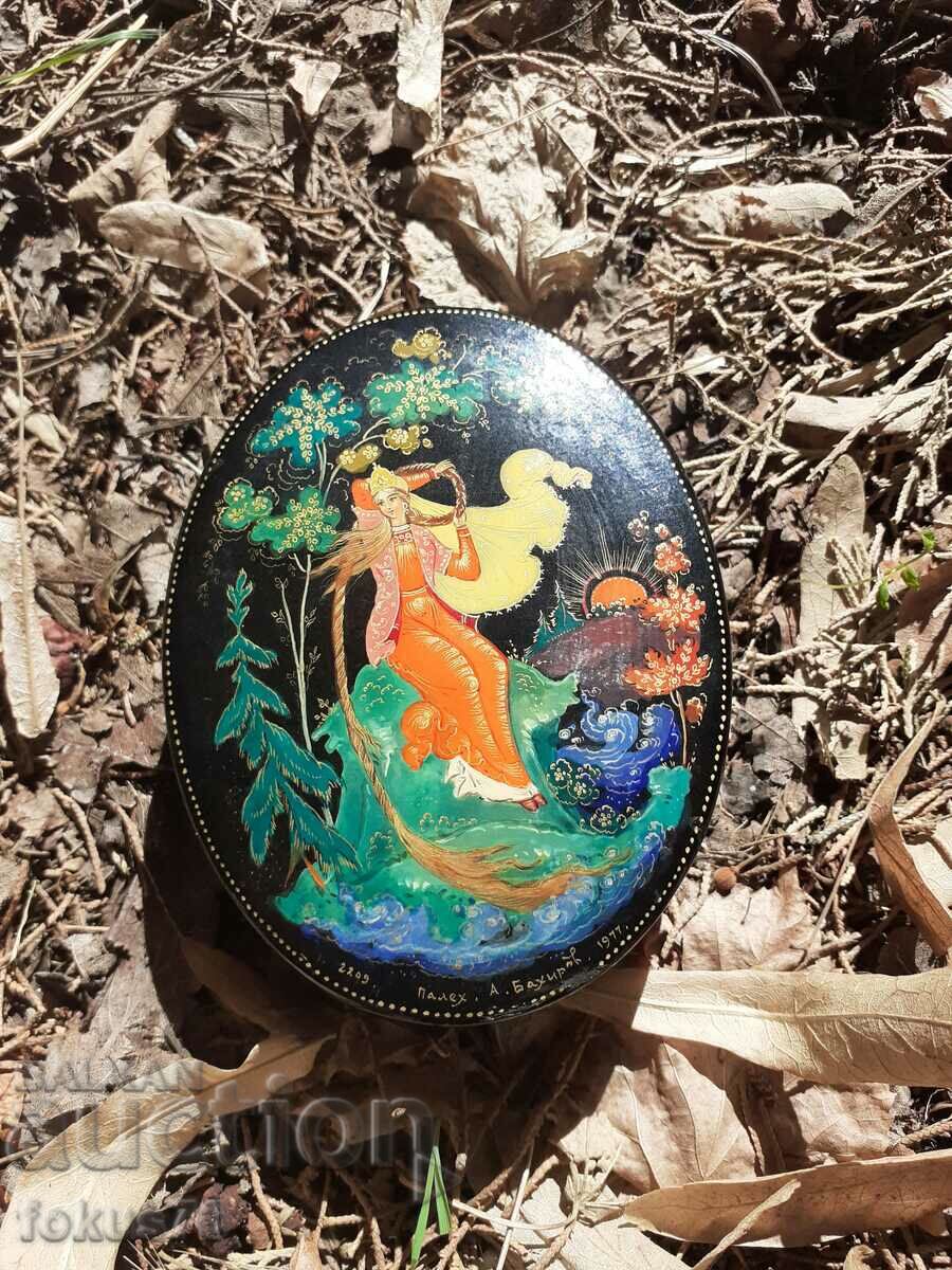 Μοναδικό ρωσικό κουτί λάκας ζωγραφισμένο παραμυθιού με τιμή 350.00 BGN | € 178.95 Μοναδικό ρωσικό κουτί λάκας ζωγραφισμένο παραμυθιού με τιμή 350.00 BGN | € 178.95