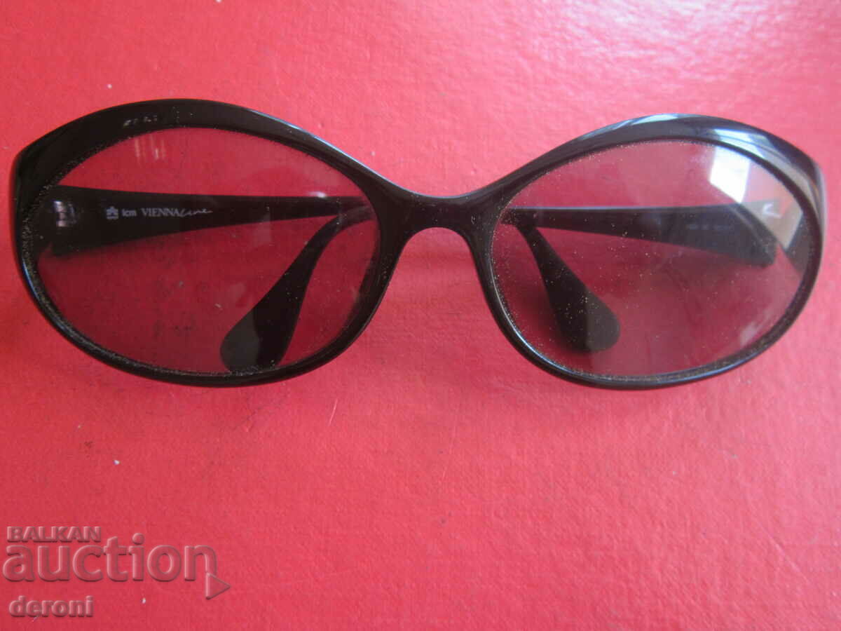 Viene Line sunglasses with price 30.00 BGN | € 15.34 Viene Line sunglasses with price 30.00 BGN | € 15.34