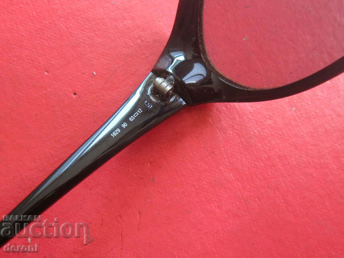 Delivery of Viene Line sunglasses Delivery of Viene Line sunglasses