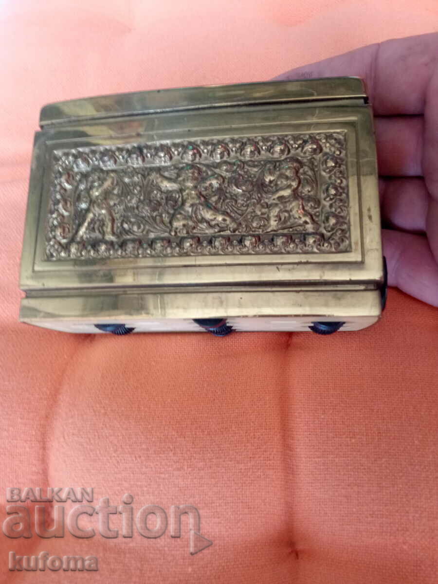 Delivery of Old German brass snuffbox Delivery of Old German brass snuffbox