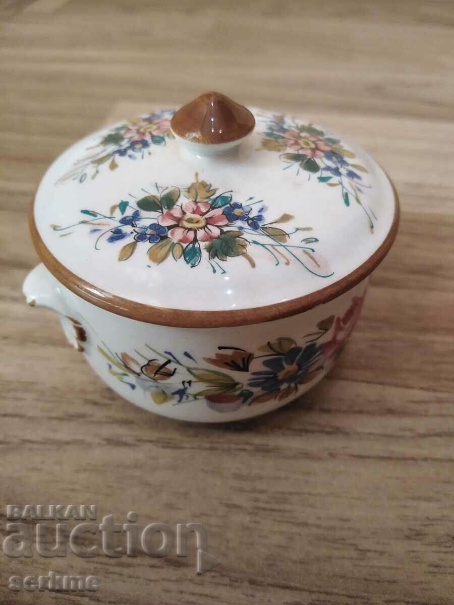 Παράδοση κουτί από πορσελάνη Παράδοση κουτί από πορσελάνη