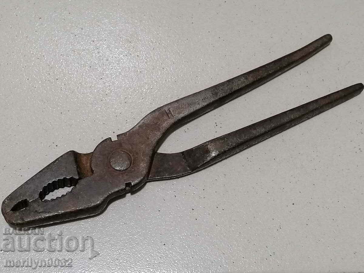 Παλιά κύριο πένσα kerpedeni εργαλείο με τιμή 35.00 BGN | € 17.90 Παλιά κύριο πένσα kerpedeni εργαλείο με τιμή 35.00 BGN | € 17.90