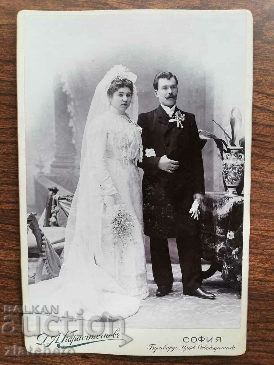 Old cardboard photo of Stefan Stefanov and Elena St.
