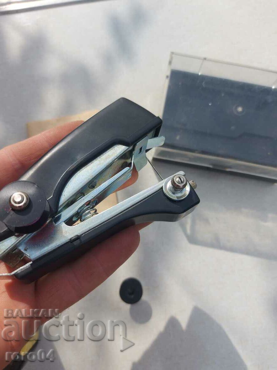 SEWING MACHINE - PORTABLE - USSR with price 55.00 BGN | € 28.12 SEWING MACHINE - PORTABLE - USSR with price 55.00 BGN | € 28.12