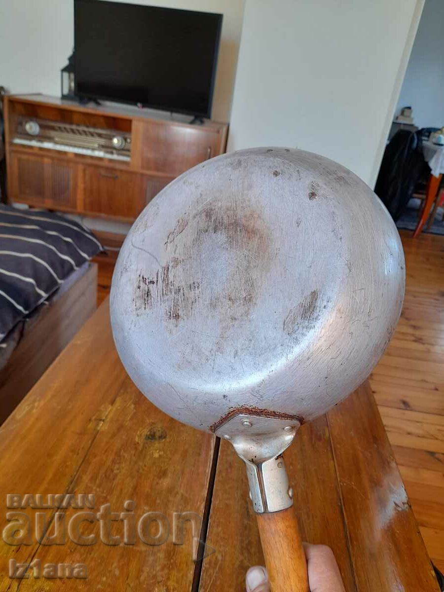 Delivery of Old aluminum pan Delivery of Old aluminum pan