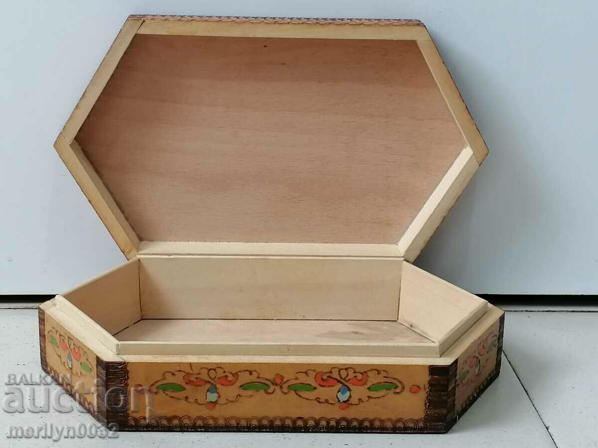 Auction Old pyrographic box of wood, wooden, 40's Auction Old pyrographic box of wood, wooden, 40's