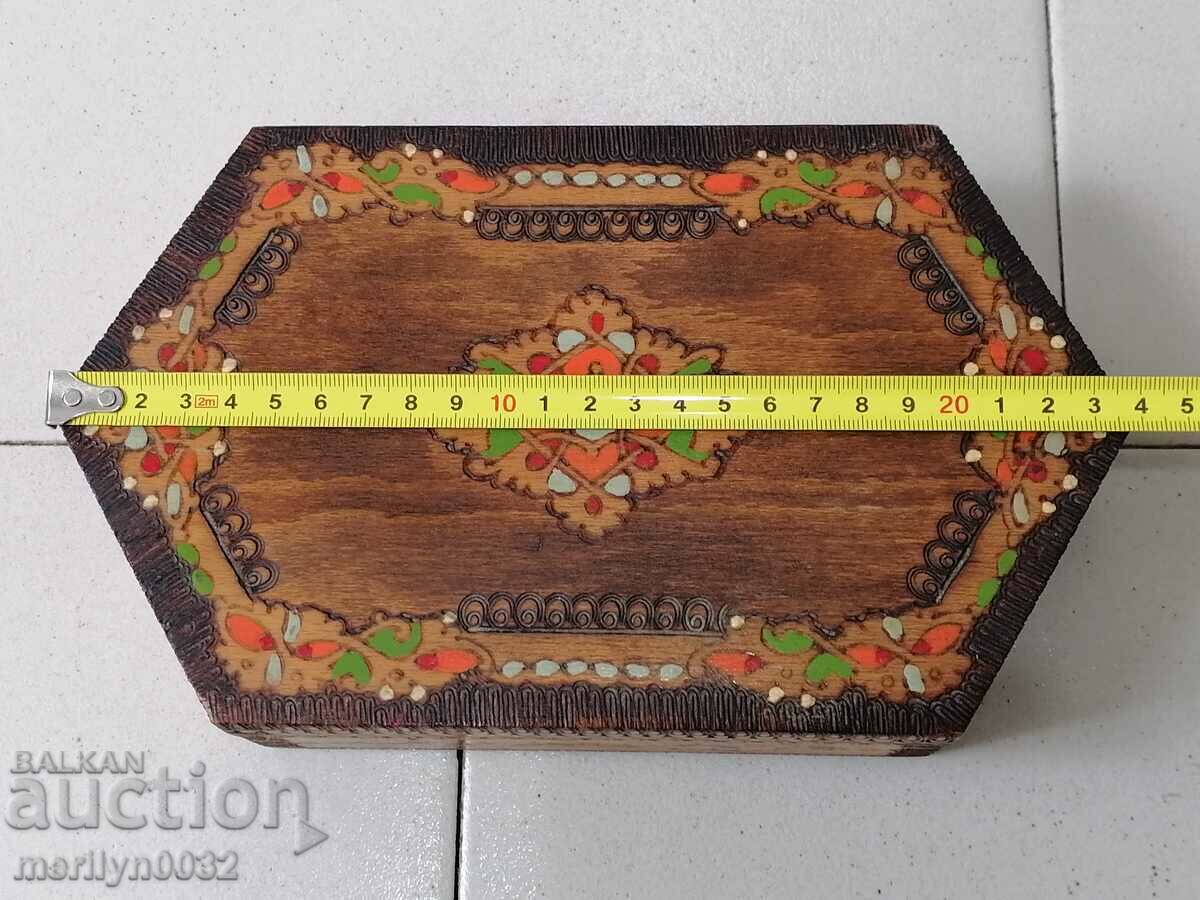 Delivery of Old pyrographic box of wood, wooden, 40's Delivery of Old pyrographic box of wood, wooden, 40's