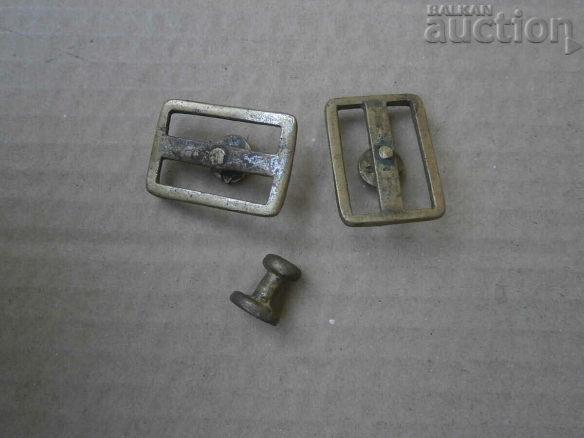 Delivery of old bronze buckles distributors for a dull leather belt Delivery of old bronze buckles distributors for a dull leather belt