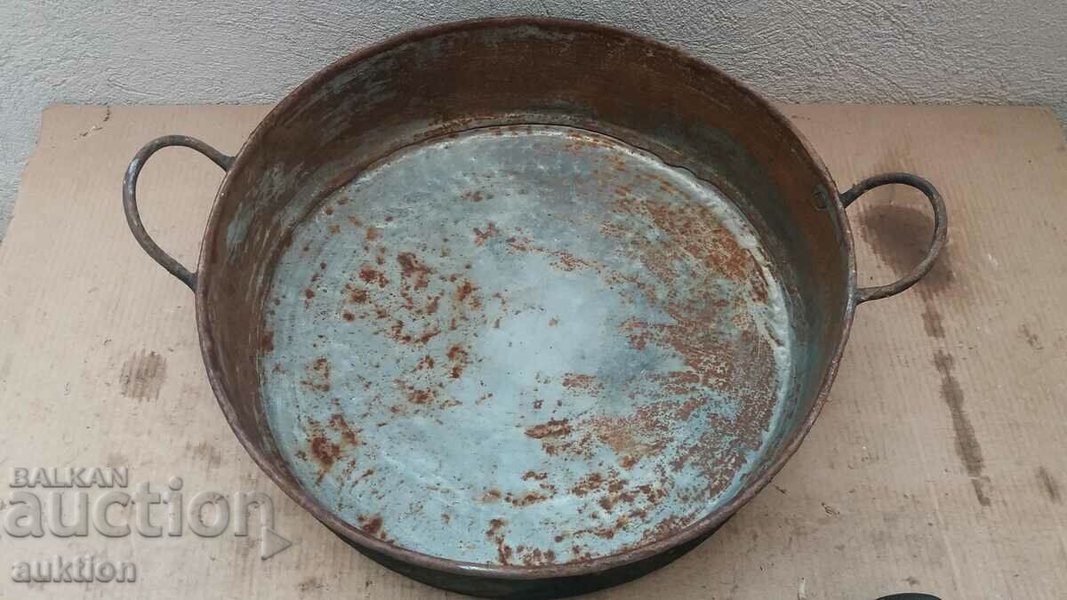 Auction  MASSIVE METAL TRAY FOR LUTENITA, LAMB, ETC.